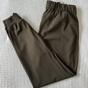 Lululemon On the Fly Jogger Size 2